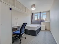 Недвижимость Pitfield Way: 2