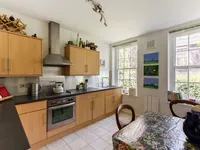 Недвижимость Vicarage Crescent: 6