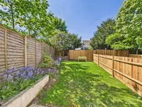 Недвижимость Hillview Gardens: 6