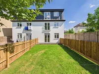 Недвижимость Hillview Gardens: 8