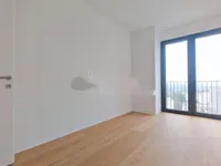 Недвижимость Четырехкомнатная квартира, Шишка: 12