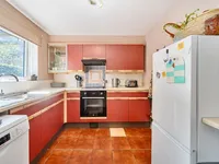 Недвижимость Sunninghill Court, Bollo Bridge Road: 12