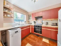Недвижимость Sunninghill Court, Bollo Bridge Road: 16