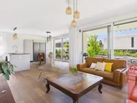 Недвижимость Apartment 5 rooms: 1