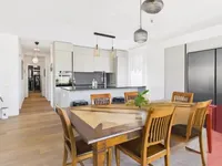 Недвижимость Apartment 5 rooms: 4