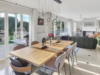 Недвижимость Single house 7 rooms: 6