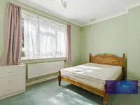 Недвижимость Holly Park Estate: 3