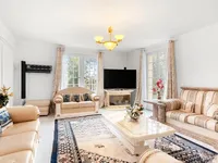 Недвижимость Single house 10 rooms: 8
