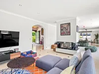 Недвижимость Single house 7 rooms: 5