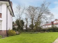 Недвижимость Sherwood Hall, East End Road: 10
