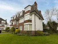 Недвижимость Sherwood Hall, East End Road: 12