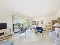Недвижимость Property Type: House
Location: Cannes, Californie

Final Name:

House Cannes: 15