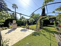Недвижимость Property Type: House
Location: Cannes, Californie

Final Name:

House Cannes: 19