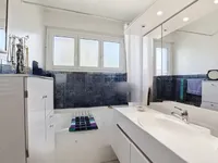 Недвижимость Bifamiliar house 7 rooms: 11