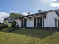 Недвижимость Bifamiliar house 6 rooms: 1