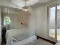 Недвижимость Apartment 5 rooms: 7