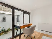 Недвижимость 4 Guthrie Street: 2