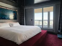 Недвижимость Apartment 5 rooms: 6