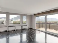 Недвижимость Apartment 5 rooms: 2