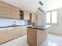 Недвижимость Apartment 5 rooms: 4
