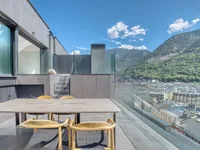 Недвижимость Triplex attic with private indoor pool: 4