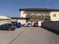 Недвижимость Коммерческое помещение Моще: 1
