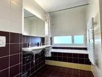 Недвижимость Bifamiliar house 6 rooms: 8