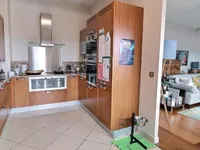 Недвижимость Apartment 4 rooms: 6