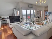 Недвижимость Apartment 4 rooms: 9