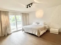 Недвижимость Apartment 6 rooms: 9