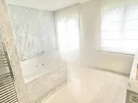 Недвижимость Apartment 6 rooms: 10