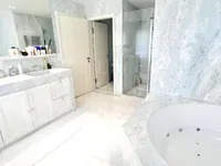 Недвижимость Apartment 6 rooms: 11