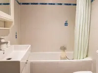 Недвижимость Apartment 2.5 rooms: 7