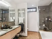 Недвижимость Apartment 4 rooms: 9