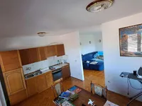Недвижимость Дом, Побеги: 17