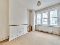Недвижимость Rathcoole Gardens: 8