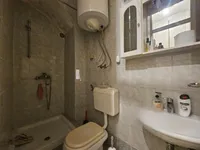 Недвижимость Двухкомнатная квартира в центре: 3