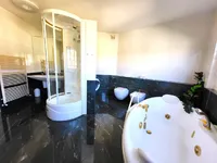 Недвижимость Четырёхкомнатная квартира в центре: 10