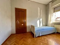 Недвижимость Трехкомнатная квартира в центре: 15