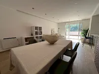 Недвижимость Reformed 2-bedroom apartment in Andorra la Vella: 3