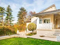 Недвижимость Row house 7 rooms: 1