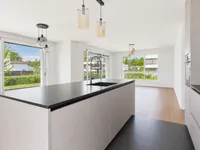 Недвижимость Apartment 5 rooms: 6