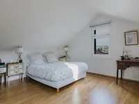 Недвижимость Apartment 5 rooms: 4