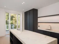Недвижимость Apartment 8 rooms: 2