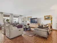 Недвижимость Apartment 6 rooms: 2