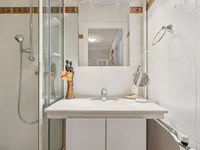 Недвижимость Apartment 6 rooms: 9