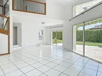 Недвижимость Villa 6 rooms: 2