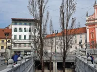 Недвижимость Квартира 3 комнаты в центре: 1
