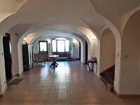 Недвижимость Квартира 3 комнаты в центре: 13