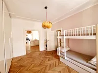 Недвижимость Трехкомнатная квартира в центре: 7